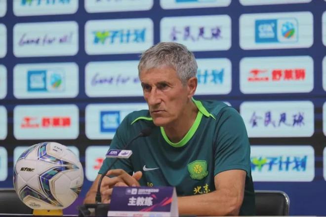 爱游戏体育-克里夫兰骑士发布备战花絮，加时末段再遭质疑，亚冠任务艰巨，训练强度明显提升(印克利夫兰骑士)